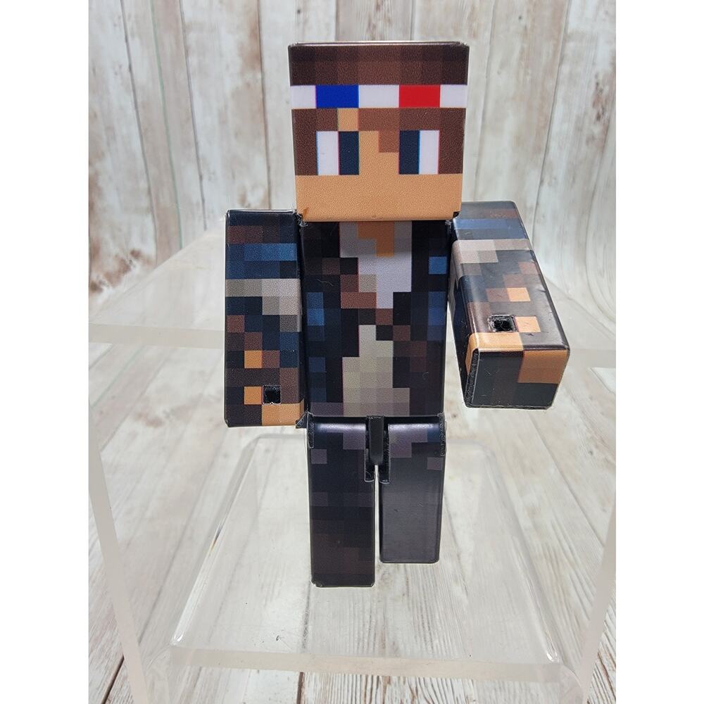 EnderToys Minecraft Action Figure Iron Armor Knight Crusader Mini 4" Tall Toy